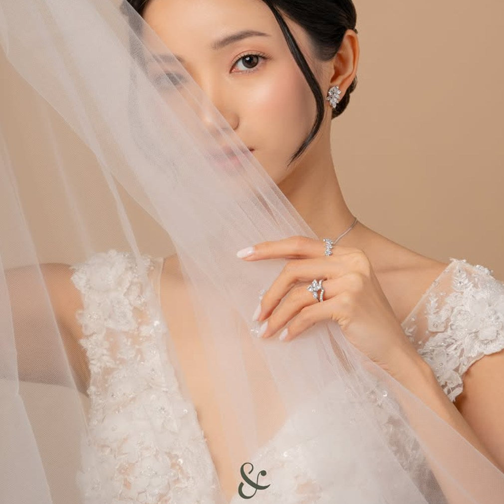 Cara Memilih Diamond Jewelry yang Tepat Berdasarkan Bahan Pakaian