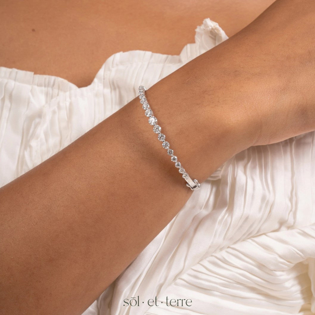 Rahasia Kilau Taylor Swift hingga Beyoncé: Mengapa 'Desert Diamonds' Menjadi Primadona di Hollywood?