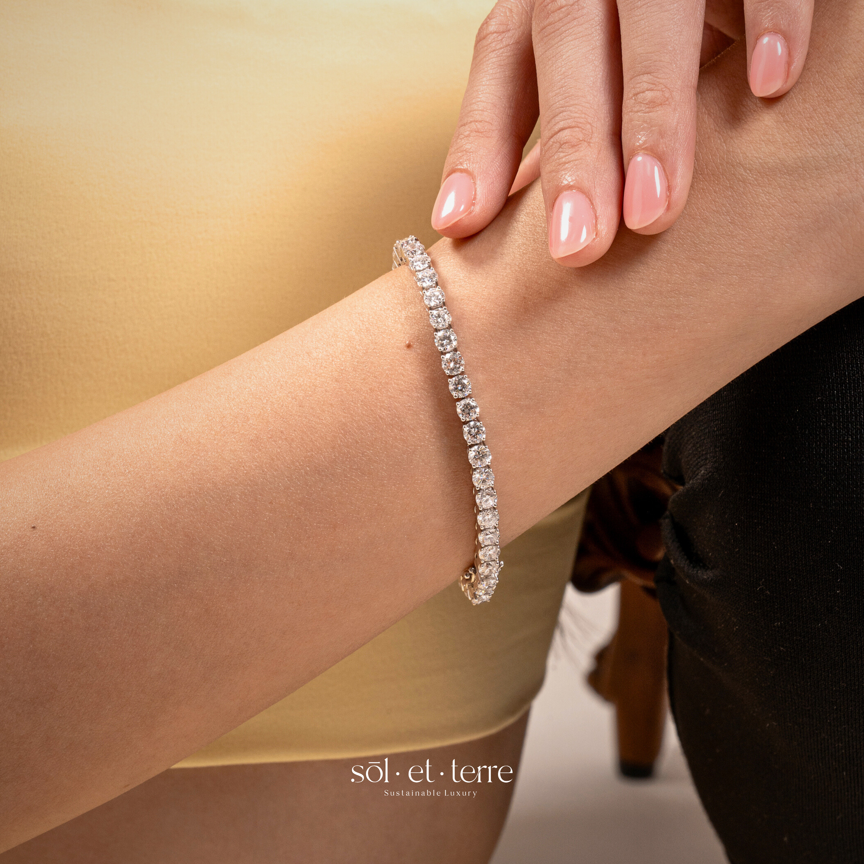 Rekomendasi Kado Gelang Berlian Lab untuk Hari Ibu