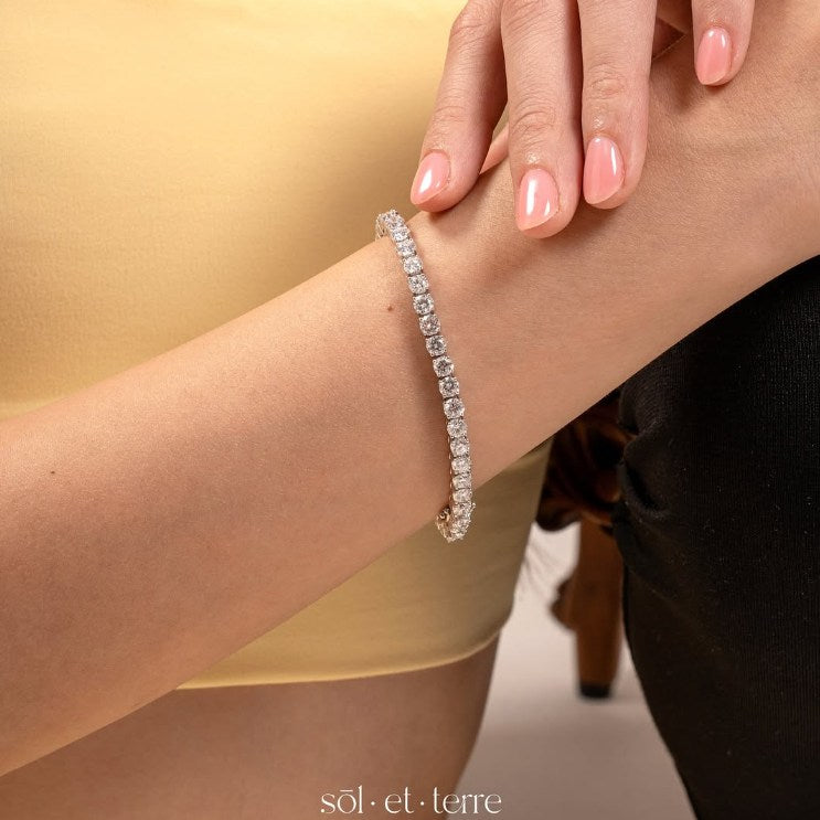 Diamond Tennis Bracelet: Simbol Keanggunan Abadi yang Selalu Memikat