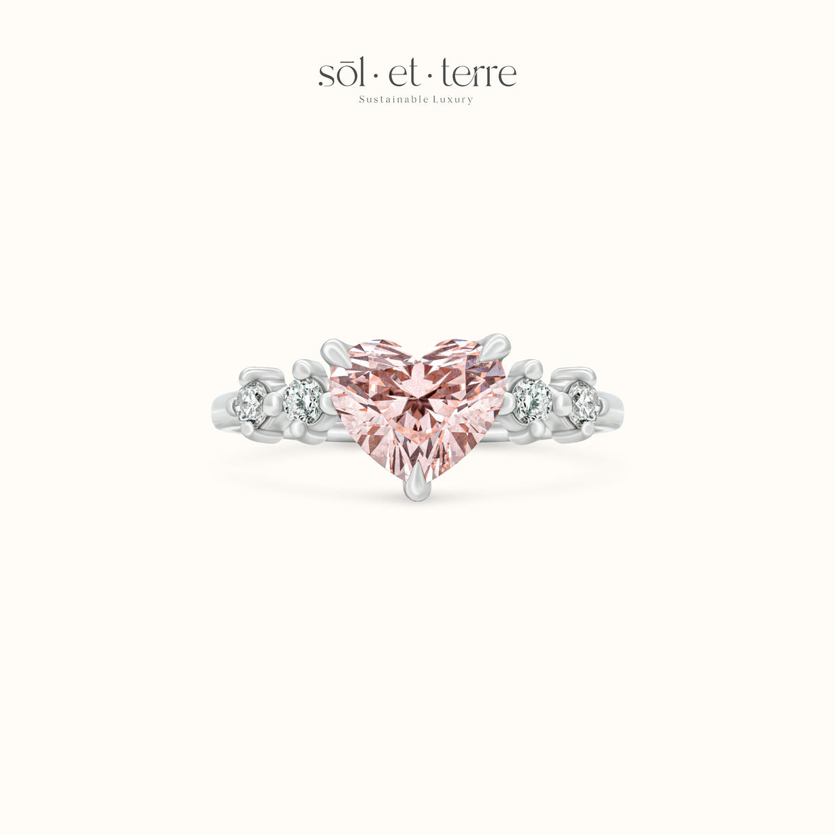 Pink Diamond untuk Engagement Ring: Romance dengan Sentuhan yang Berbeda