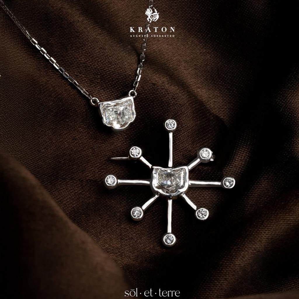 Dog Diamond Brooch & Pendant: Perpaduan Seni, Keanggunan, dan Keabadian