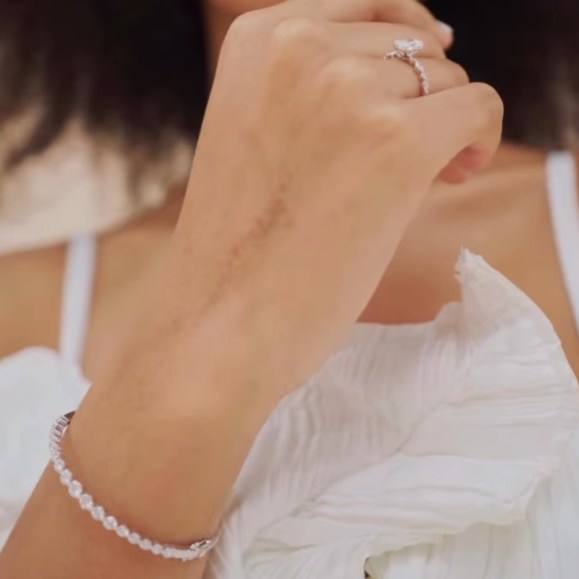 Berlian & White Gold, Duo Paling Glamor untuk Momen Spesialmu