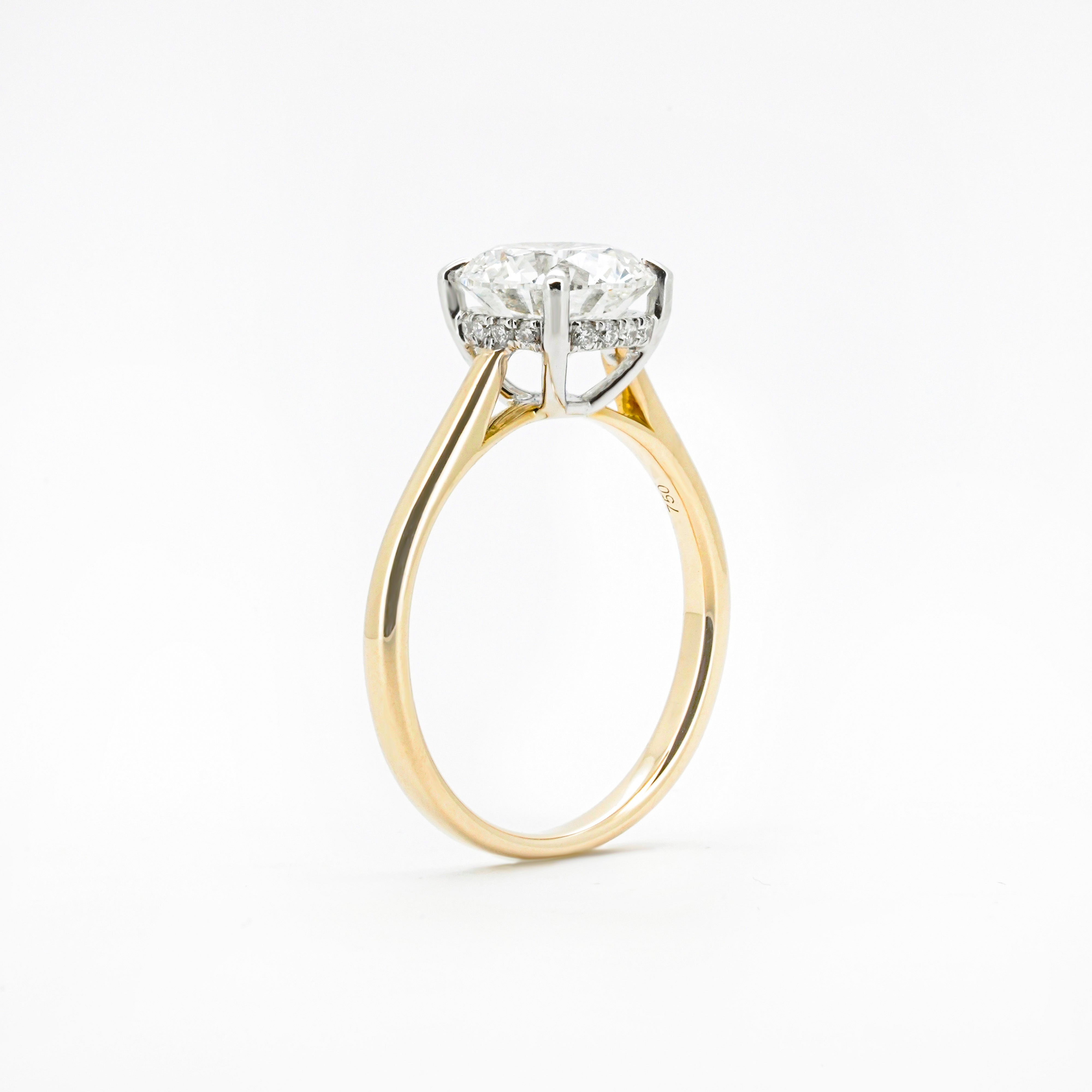 Round Diamond Ring with Hidden Halo | Sol et Terre