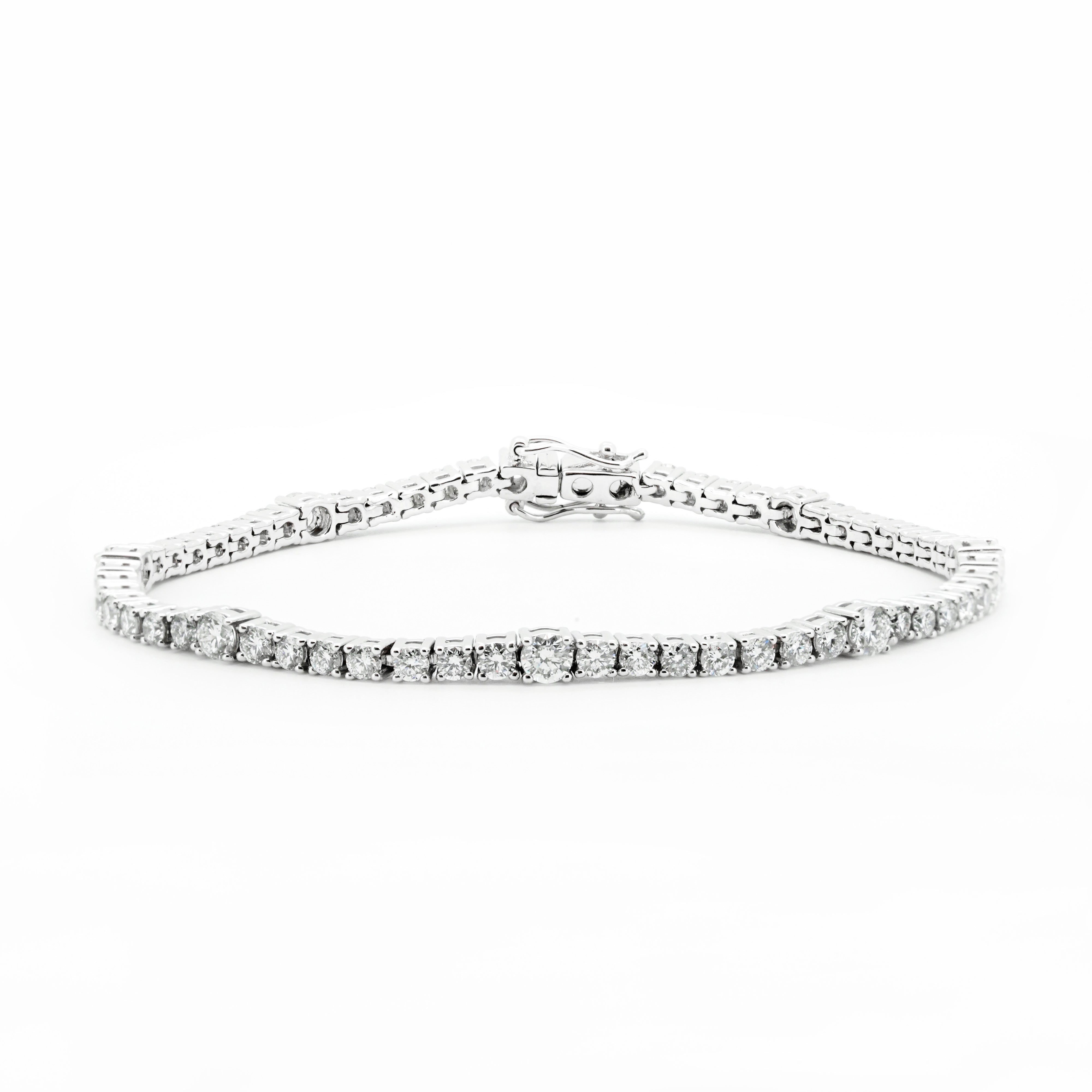 Graduating Size Diamond Bracelet | Sol et Terre
