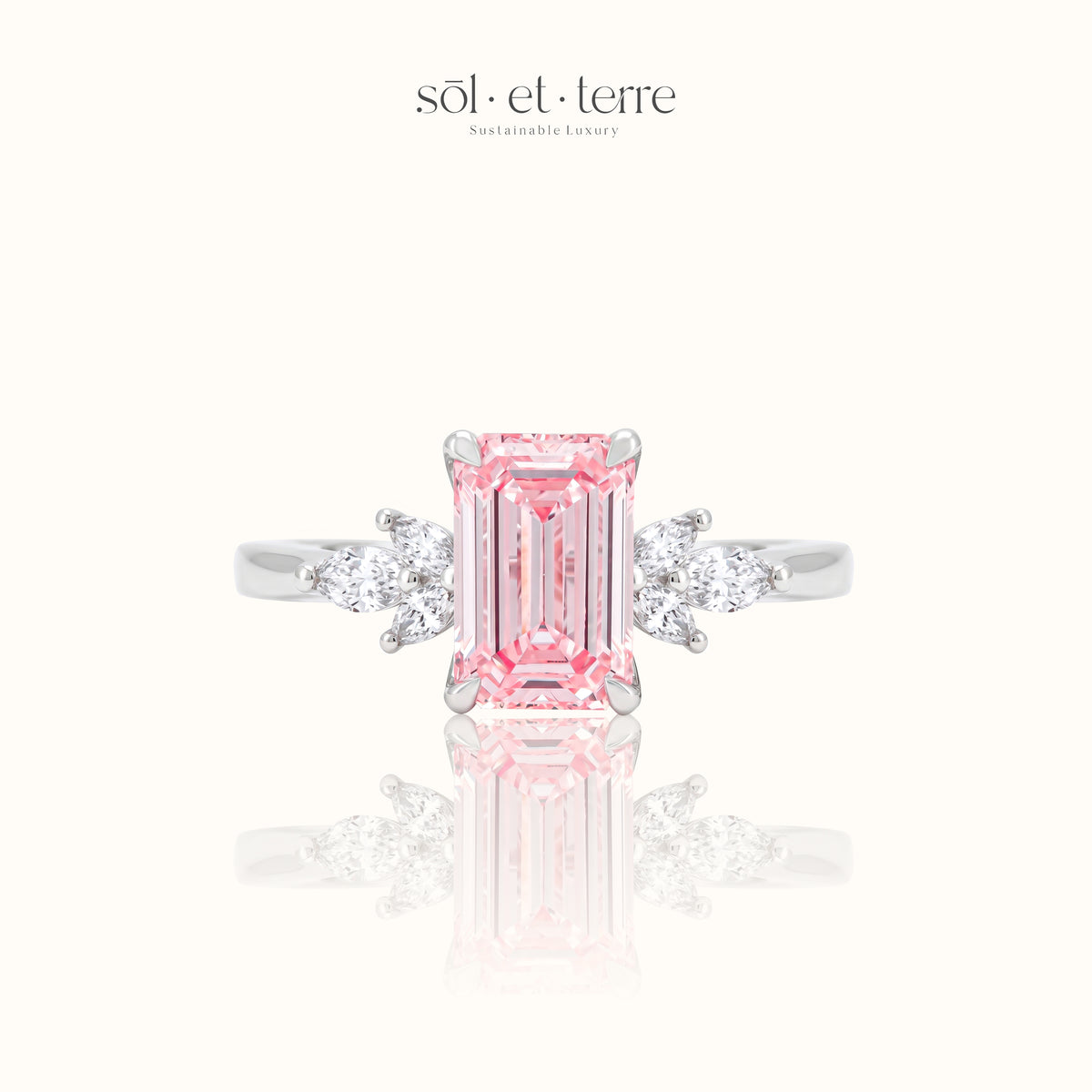 Emerald Diamond with winged side Diamonds | Sol et Terre
