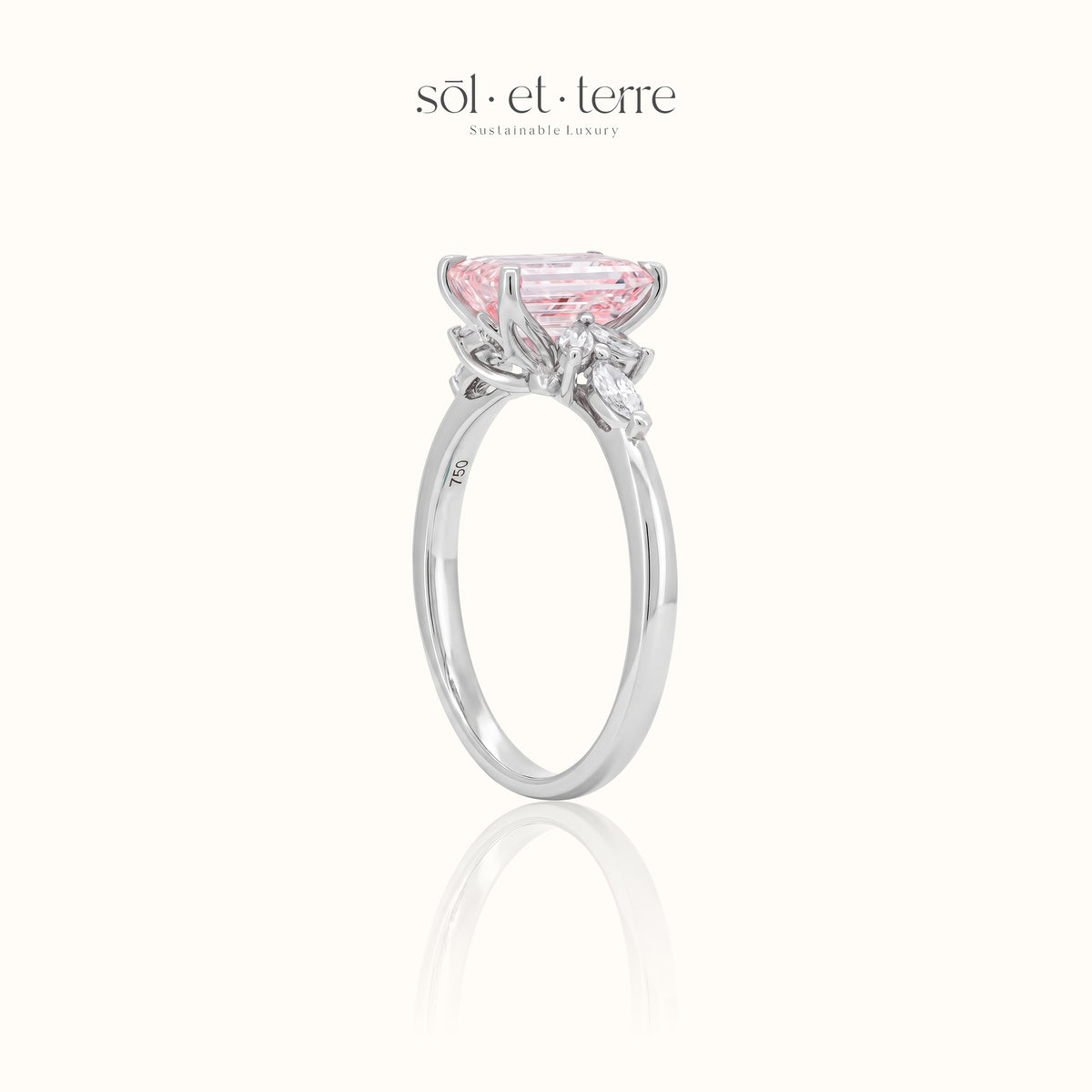 Emerald Diamond with winged side Diamonds | Sol et Terre