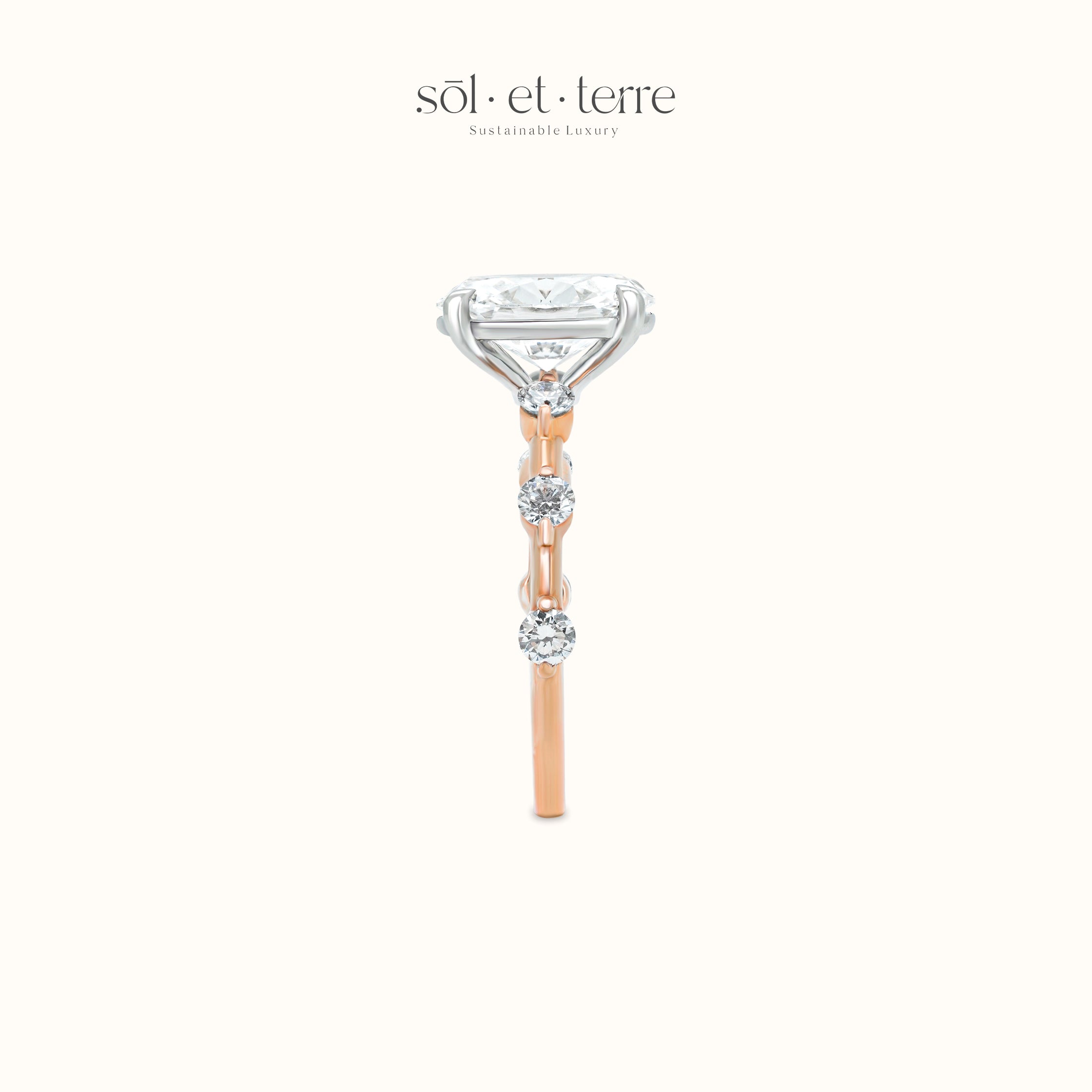 Oval Diamond Ring with Dotted Band | Sol et Terre