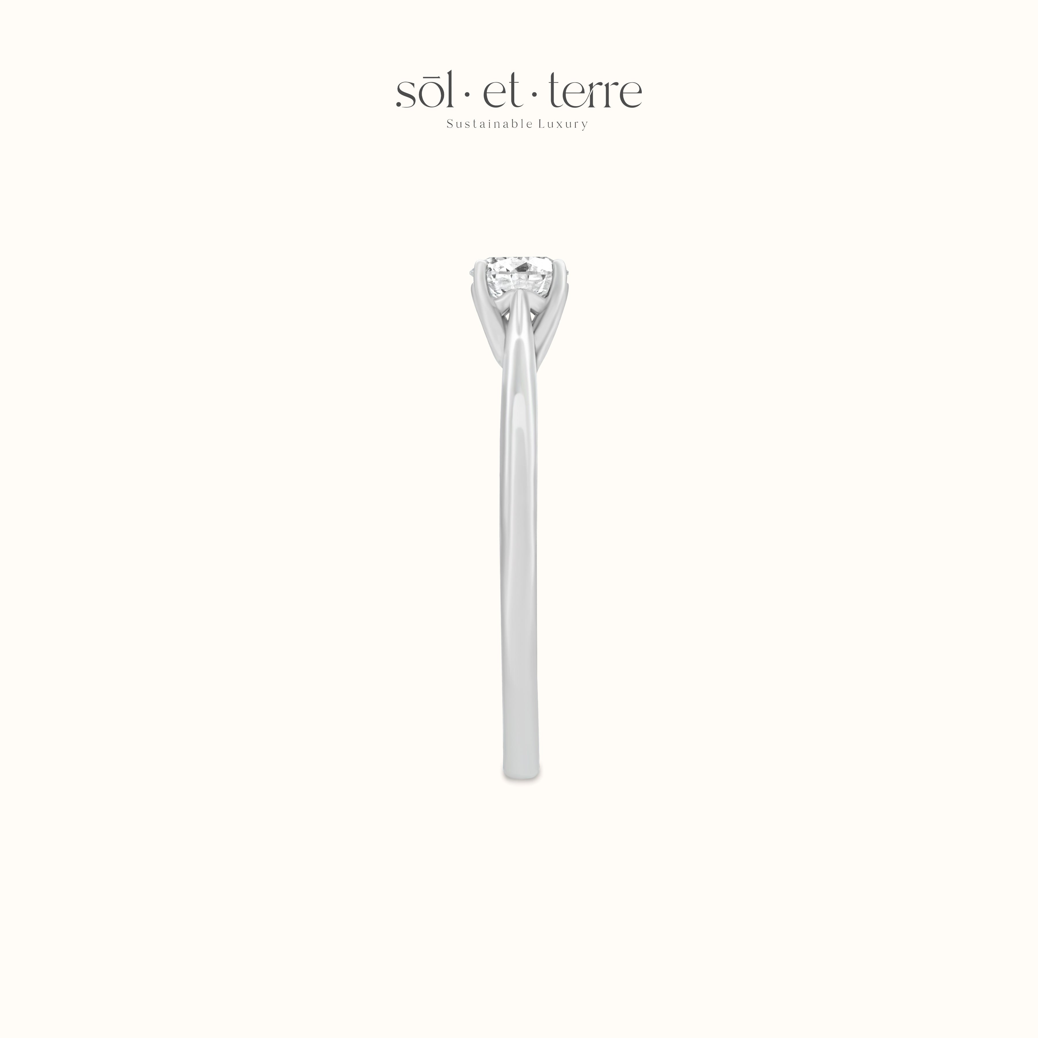 Round Diamond Ring with Petal Prong | Sol et Terre