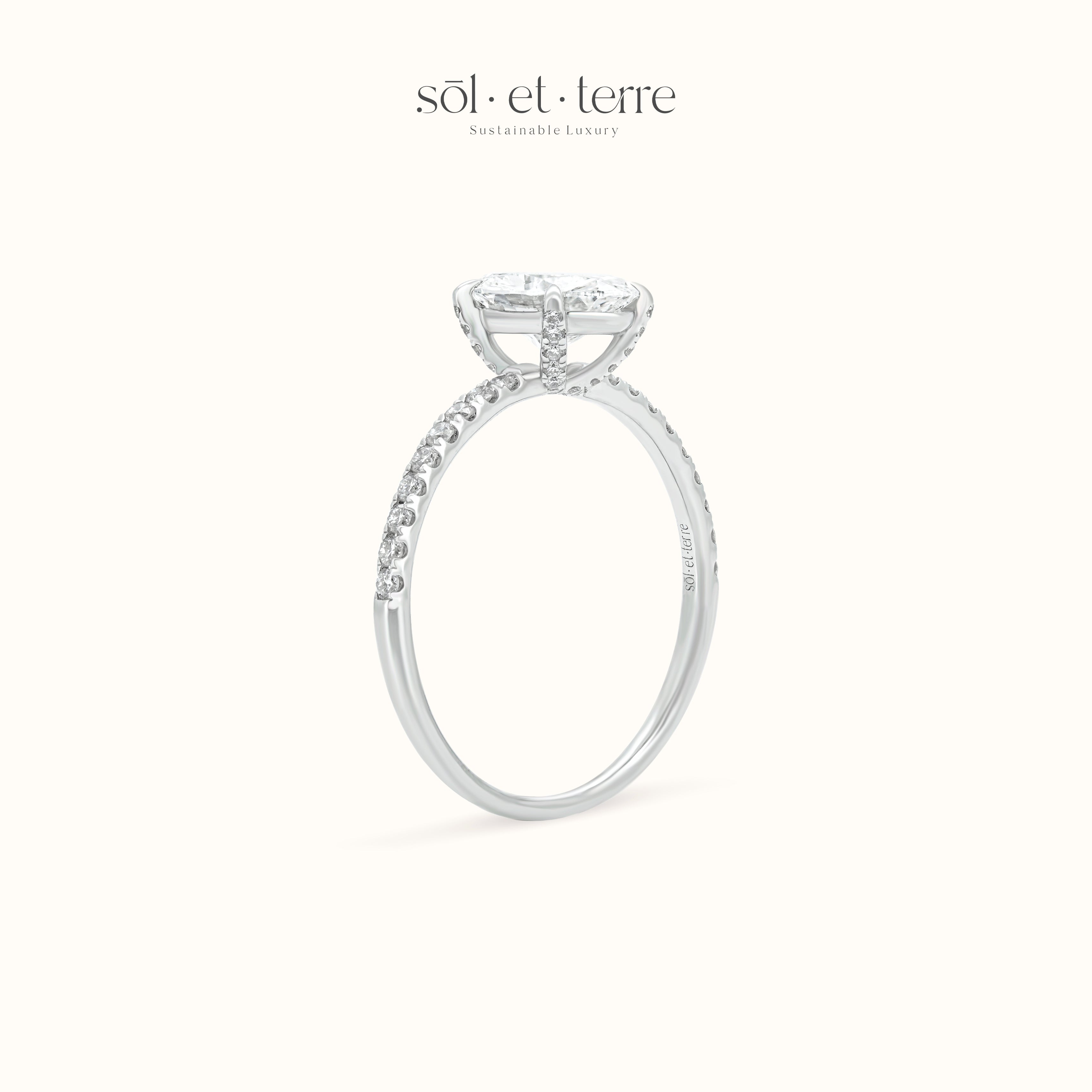 Oval Diamond with Crossed Back Setting | Sol et Terre