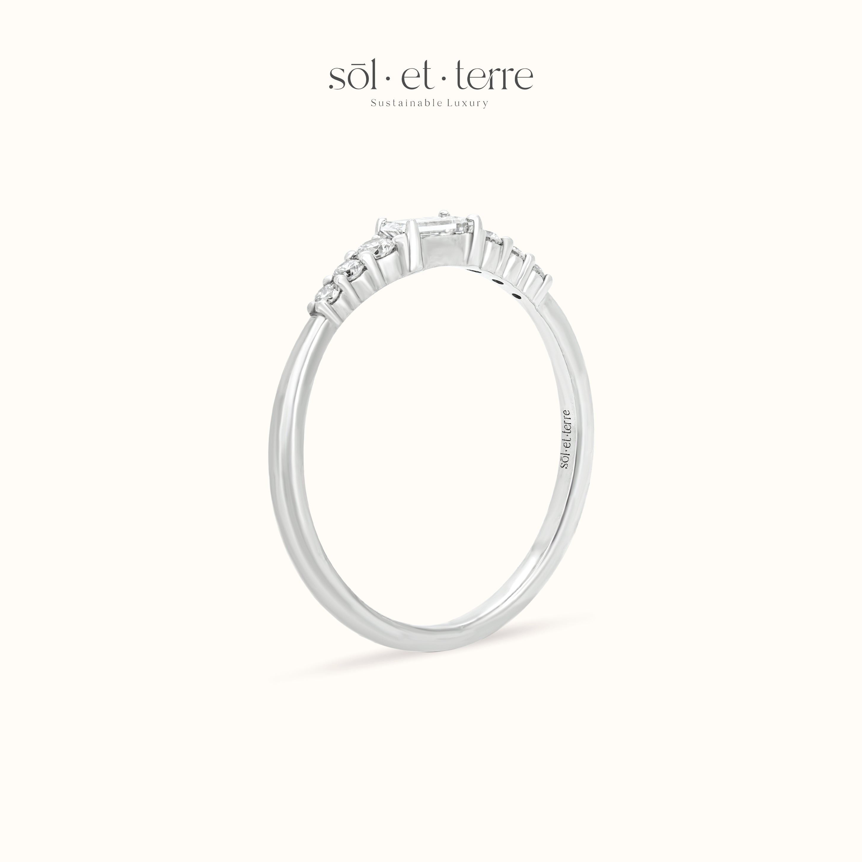 Mini East West Baguette Ring | Sol et Terre