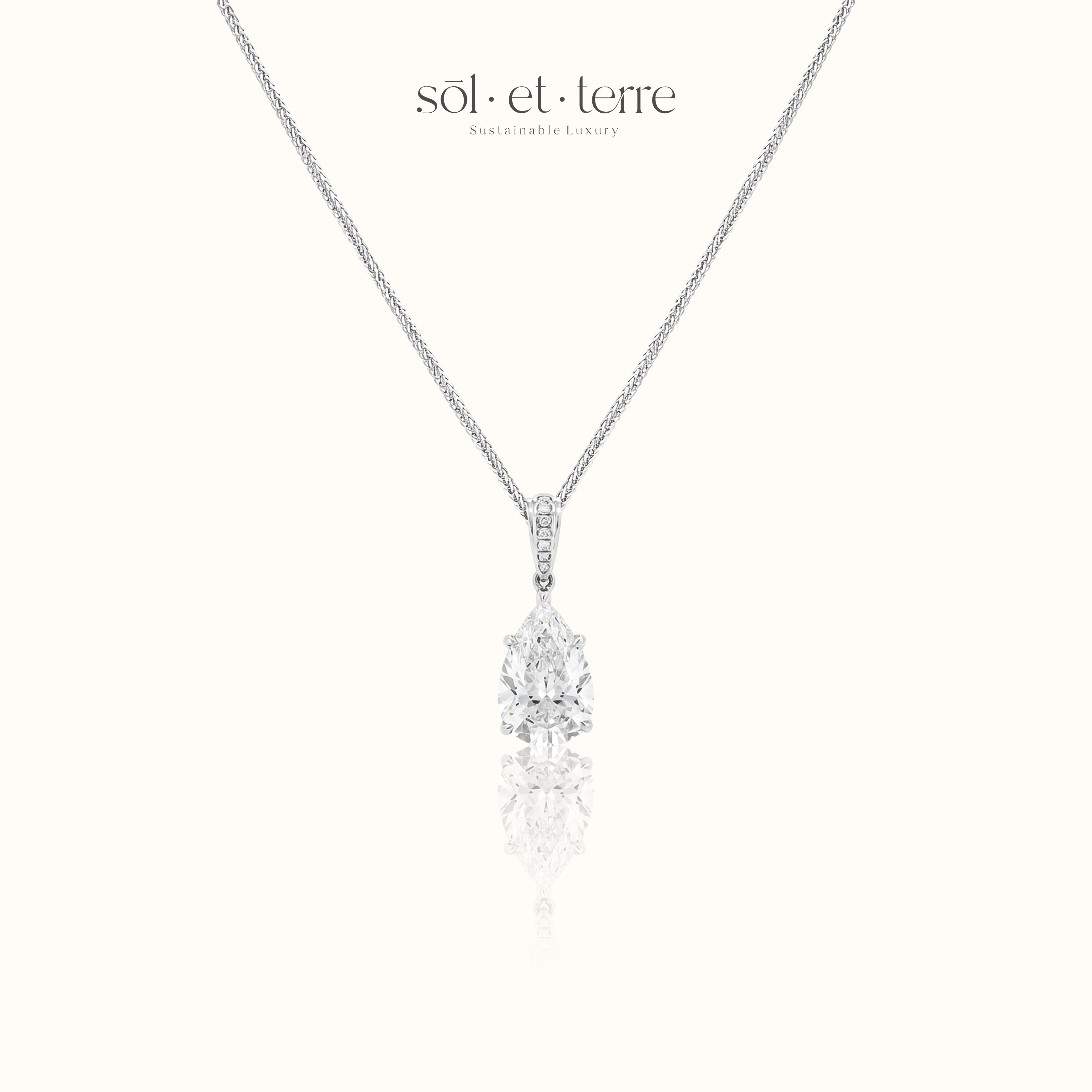 Classic Pear Diamond Pendant | Sol et Terre