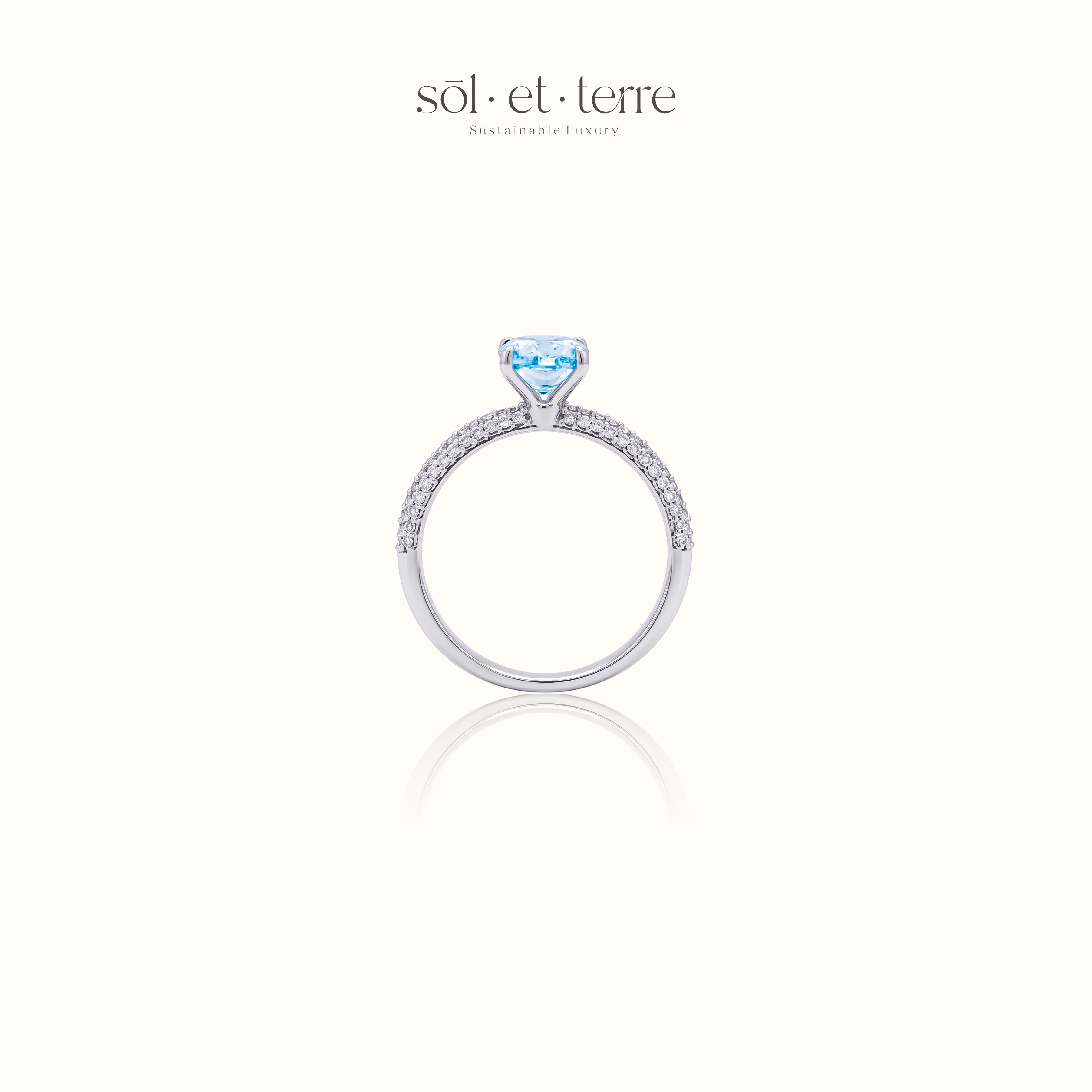 Blue Oval with 3D Pace Band and Hidden Halo | Sol et Terre
