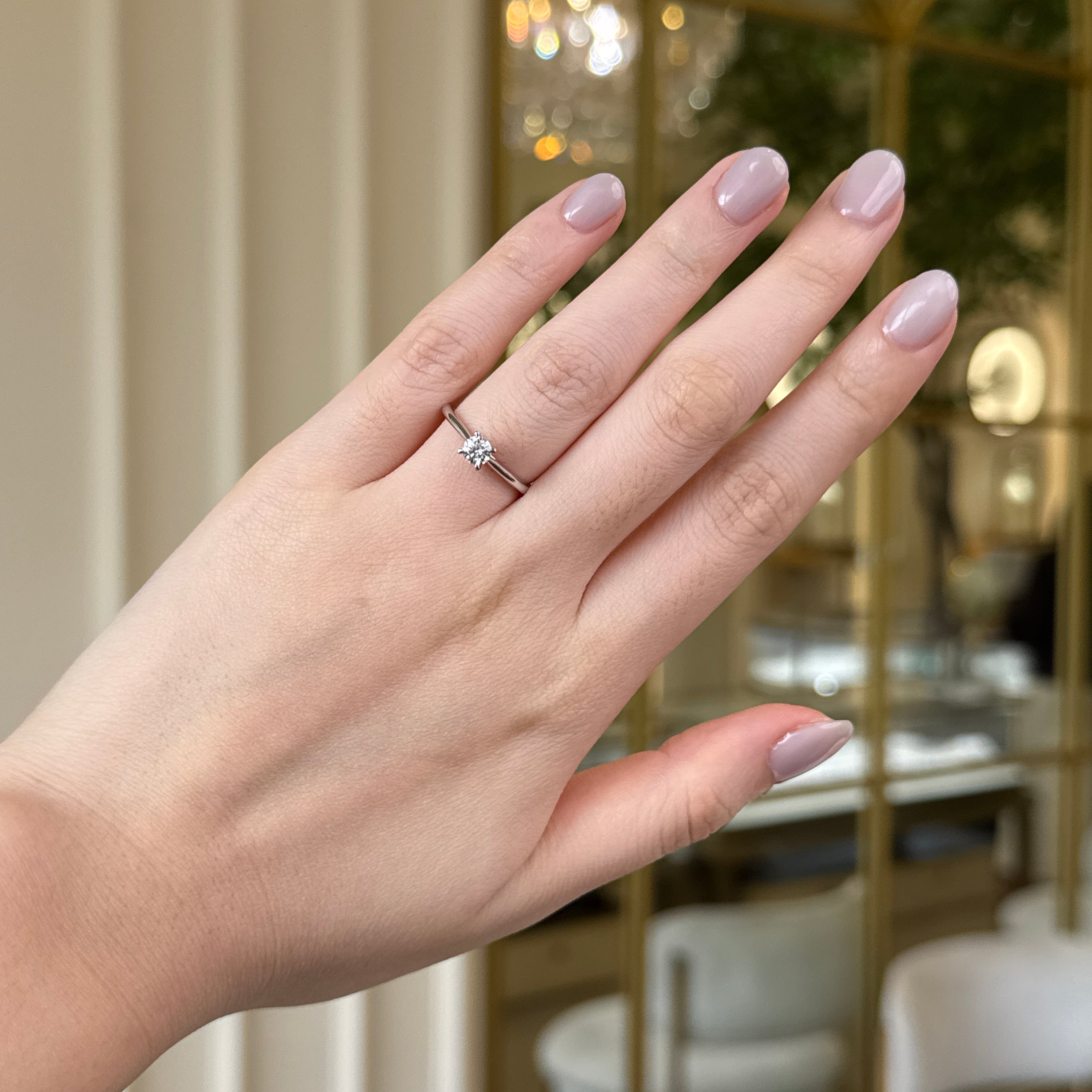 Round Diamond Ring with Petal Prong | Sol et Terre