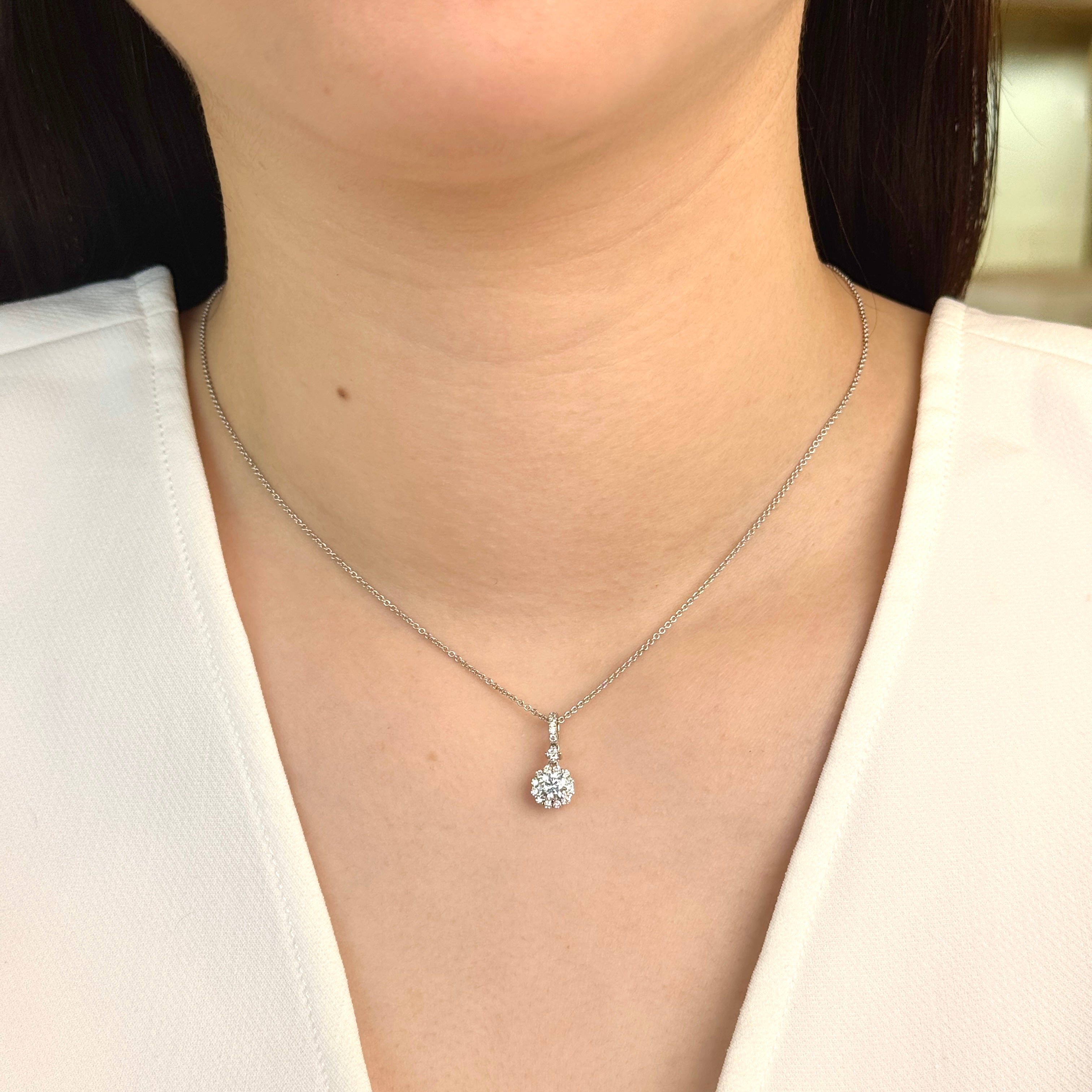 Round Diamond Pendant with Scalloped Edge | Sol et Terre