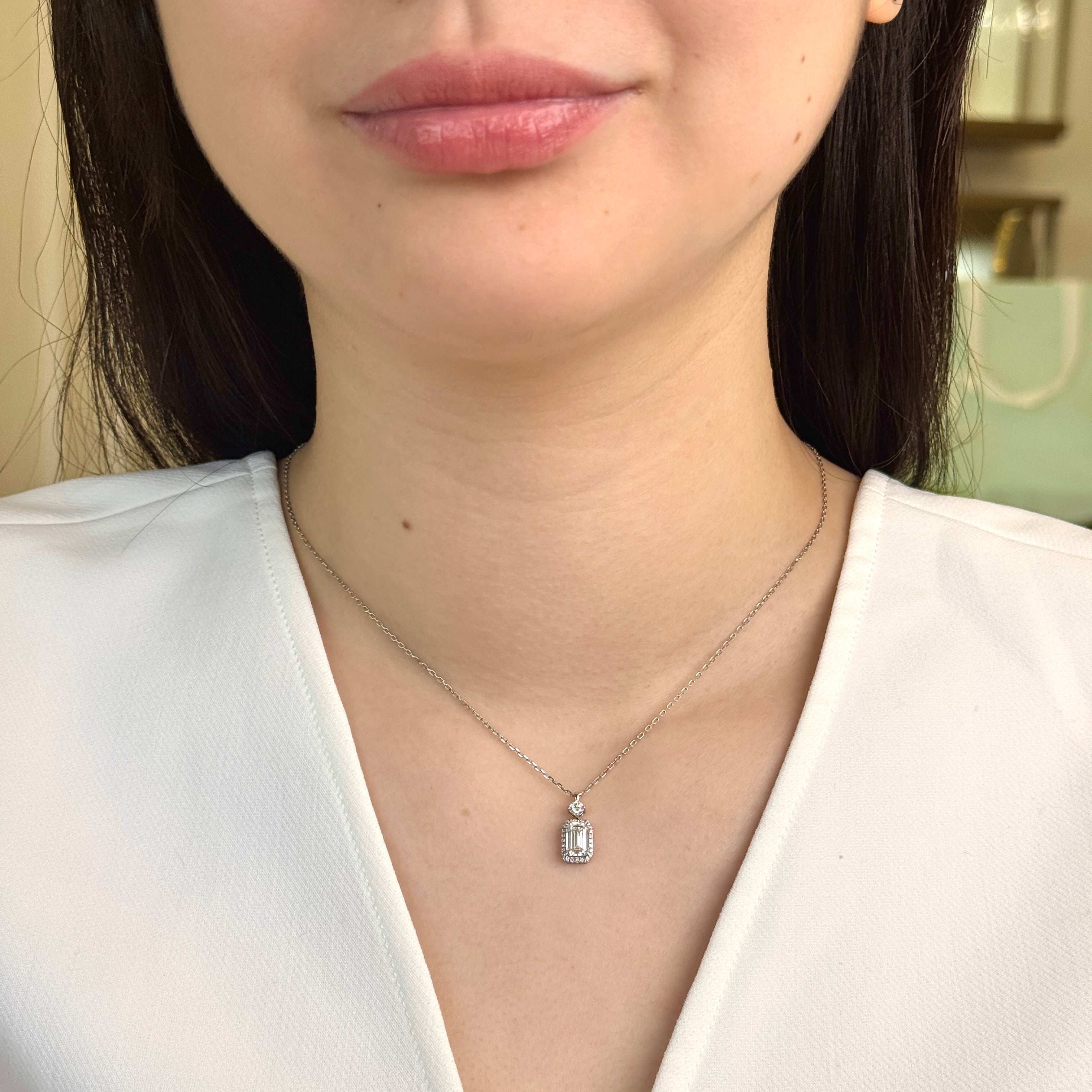 Minimal Drop Emerald Pendant with Halo | Sol et Terre